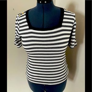 Top B&W -Petite Large. Like New